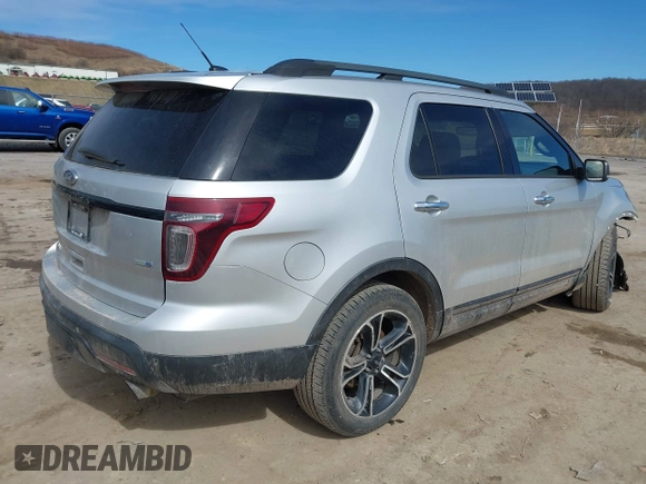2013 Ford Explorer Sport with VIN 1FM5K8GT2DGC43798, listed as a IAAI auction lot 41673354 with 182,994 mi miles and . Bid and sale history available at carsss.com. Image 4.
