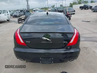 2019 Jaguar XJ z VIN SAJWA1CEXKMW22140, wystawiony jako IAAI lot #42113507 z przebiegiem 24 207 mil mil oraz . Historia ofert i sprzedaży dostępna na DreamBid. Obrazek 16.