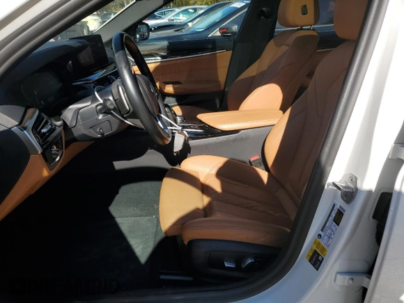 2021 BMW 5 Series 530e with VIN WBA13AG07MCG86131, listed as a Copart auction lot 81957964 with 39,405 mi miles and Salvage Title. Bid and sale history available at carsss.com. Image 7.