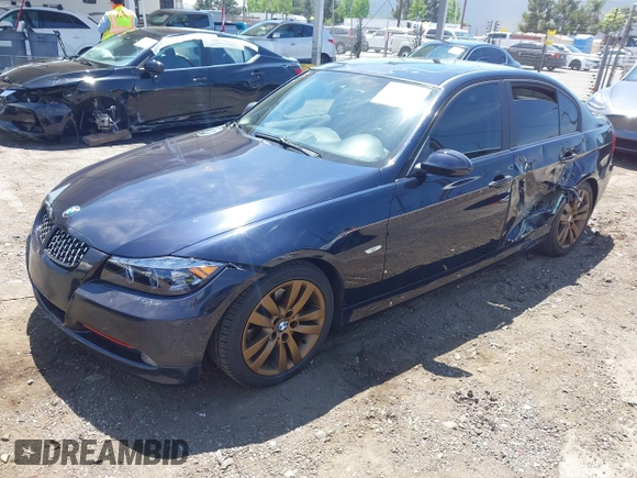 2006 BMW 3 Series 325i z VIN WBAVB13526KX50216, wystawiony jako IAAI lot #42086681 z przebiegiem 203 047 mil mil oraz . Historia ofert i sprzedaży dostępna na DreamBid. Obrazek 2.