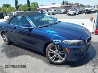 2015 BMW 2 Series 228i с VIN WBA1K5C54FV473802, выставлен на аукционе IAAI как лот 42392302 с пробегом 69 617 миль миль и . История ставок и продаж доступна на DreamBid. Изображение 1.