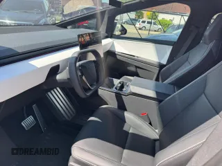 2024 Tesla Cybertruck z VIN 7G2CEHED4RA007048, wystawiony jako Copart lot #59535265 z przebiegiem 19 154 mil mil oraz Czysty tytuł • Clean title. Historia ofert i sprzedaży dostępna na DreamBid. Obrazek 5.