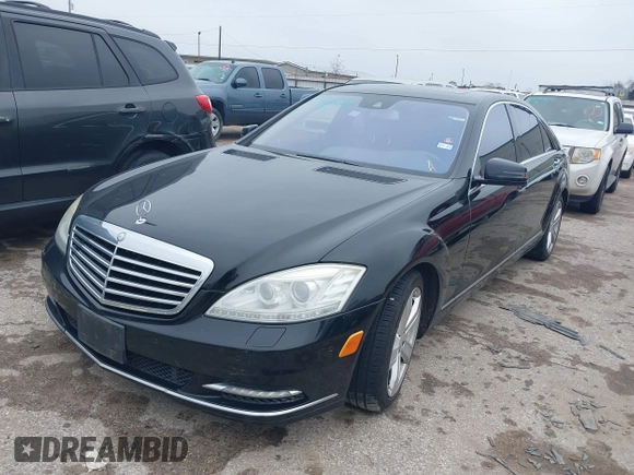 2011 Mercedes-Benz S-Class S 550 with VIN WDDNG7BB1BA362219, listed as a IAAI auction lot 41439408 with 165,076 mi miles. Bid and sale history available at carsss.com. Image 2.