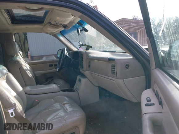 2002 Chevrolet Suburban LS with VIN 1GNFK16Z92J109951, listed as a IAAI auction lot 41685362 with 312,140 mi miles. Bid and sale history available at carsss.com. Image 5.