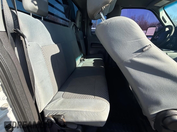 2015 Ford F-350 XL z VIN 1FD8X3HT1FEB12506, wystawiony jako Copart lot #85955324 z przebiegiem 197 466 mil mil oraz Tytuł czysty. Historia ofert i sprzedaży dostępna na DreamBid. Obrazek 6.