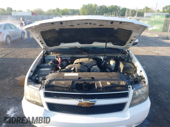 2007 Chevrolet Suburban LTZ with VIN 3GNFC16087G271075, listed as a IAAI auction lot 42010391 with 217,223 mi miles and . Bid and sale history available at DreamBid. Image 10.