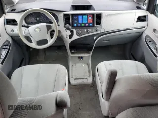 2011 Toyota Sienna with VIN 5TDZK3DC6BS151402, listed as a Copart auction lot 86147774 with 388,569 mi miles and Clean Title. Bid and sale history available at carsss.com. Image 8.
