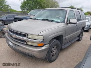 2001 Chevrolet Tahoe LS with VIN 1GNEK13T11R163918, listed as a IAAI auction lot 41886220 with 271,688 mi miles. Bid and sale history available at carsss.com. Image 2.