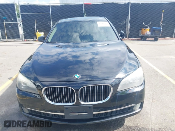 2011 BMW 7 Series 750Li xDrive z VIN WBAKC8C54BC431851, wystawiony jako IAAI lot #42216519 z przebiegiem 106 022 mil mil oraz . Historia ofert i sprzedaży dostępna na DreamBid. Obrazek 12.