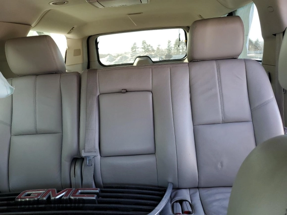 2014 GMC Yukon XL SLT with VIN 1GKS2KE7XER235548, listed as a Copart auction lot 48241365 with 0 mi miles and Salvage Title. Bid and sale history available at carsss.com. Image 10.