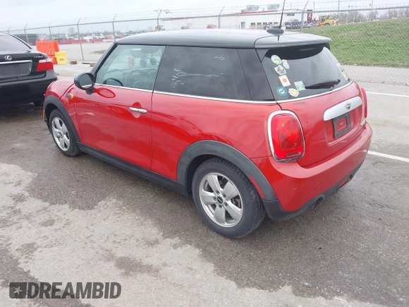 2015 MINI Hardtop with VIN WMWXM5C57F3A57729, listed as a IAAI auction lot 41924772 with 123,040 mi miles and . Bid and sale history available at DreamBid. Image 3.