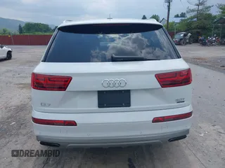 2017 Audi Q7 Prestige with VIN WA1VAAF73HD037362, listed as a IAAI auction lot 42423433 with 71,357 mi miles and . Bid and sale history available at DreamBid. Image 16.