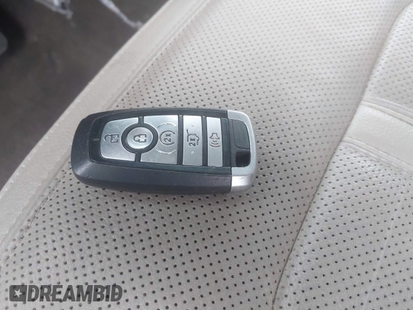 2020 Ford Expedition Limited с VIN 1FMJU2AT6LEA43192, выставлен на аукционе IAAI как лот 42075226 с пробегом Не указан миль и . История ставок и продаж доступна на DreamBid. Изображение 11.