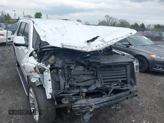 2016 Cadillac Escalade Platinum z VIN 1GYS4DKJ2GR316025, wystawiony jako IAAI lot #42039284 z przebiegiem Nie podano mil oraz . Historia ofert i sprzedaży dostępna na DreamBid. Obrazek 6.