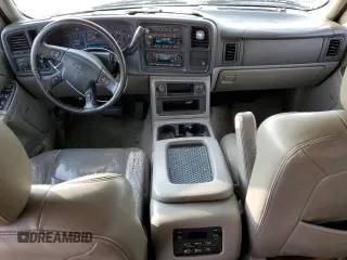 2004 Chevrolet Suburban LT with VIN 1GNEC16Z04J254873, listed as a Copart auction lot 82315924 with 385,089 mi miles and Salvage Title. Bid and sale history available at carsss.com. Image 8.