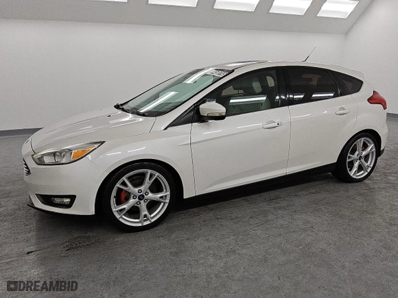 2015 Ford Focus Titanium with VIN 1FADP3N25FL381575, listed as a Copart auction lot 44588145 with 108,683 mi miles and Clean Title. Bid and sale history available at carsss.com. Image 1.