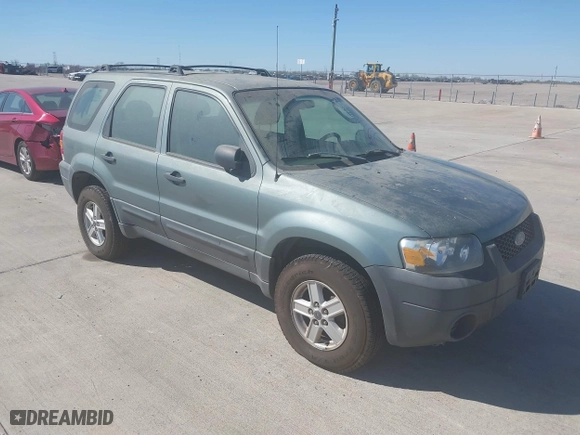2007 Ford Escape XLS with VIN 1FMYU92Z77KB08603, listed as a IAAI auction lot 41858410 with 144,830 mi miles. Bid and sale history available at carsss.com. Image 1.