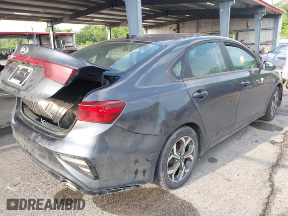 2021 Kia Forte LXS z VIN 3KPF24AD8ME263248, wystawiony jako IAAI lot #42110442 z przebiegiem 76 323 mil mil oraz . Historia ofert i sprzedaży dostępna na DreamBid. Obrazek 4.