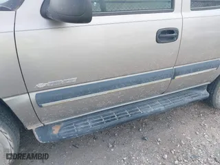 2003 Chevrolet Tahoe LS with VIN 1GNEC13V03R272663, listed as a IAAI auction lot 41933407 with 245,113 mi miles. Bid and sale history available at carsss.com. Image 6.