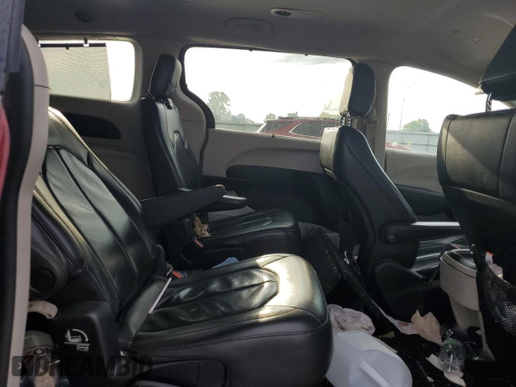 2018 Chrysler Pacifica Touring L with VIN 2C4RC1BG3JR110725, listed as a Copart auction lot 54217515 with 254,181 mi miles and Clean Title. Bid and sale history available at DreamBid. Image 11.
