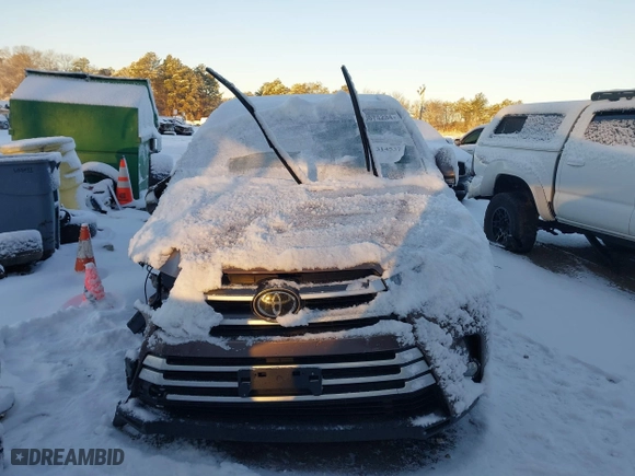 2017 Toyota Highlander XLE with VIN 5TDJZRFH9HS377155, listed as a IAAI auction lot 41314537 with 73,370 mi miles. Bid and sale history available at carsss.com. Image 12.