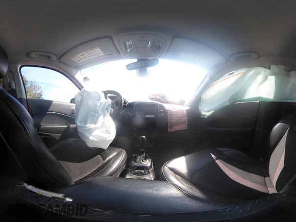 2018 Jeep Compass Latitude with VIN 3C4NJCBB7JT327275, listed as a IAAI auction lot 40176960 with 74,320 mi miles. Bid and sale history available at carsss.com. Image 19.