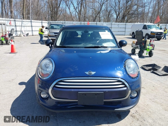 2015 MINI Hardtop 4 Door z VIN WMWXS5C58FT829805, wystawiony jako IAAI lot #42023026 z przebiegiem 141 330 mil mil oraz . Historia ofert i sprzedaży dostępna na DreamBid. Obrazek 12.