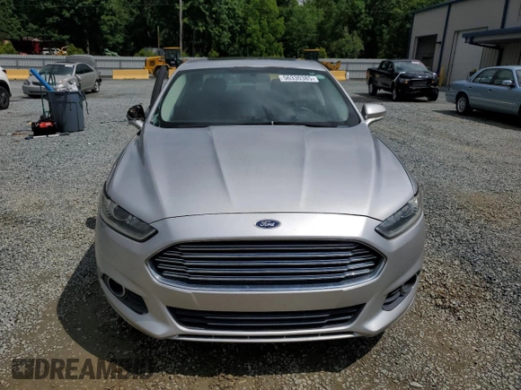 2013 Ford Fusion SE with VIN 3FA6P0HR2DR174320, listed as a Copart auction lot 56330385 with 127,301 mi miles and Salvage title. Bid and sale history available at DreamBid. Image 5.