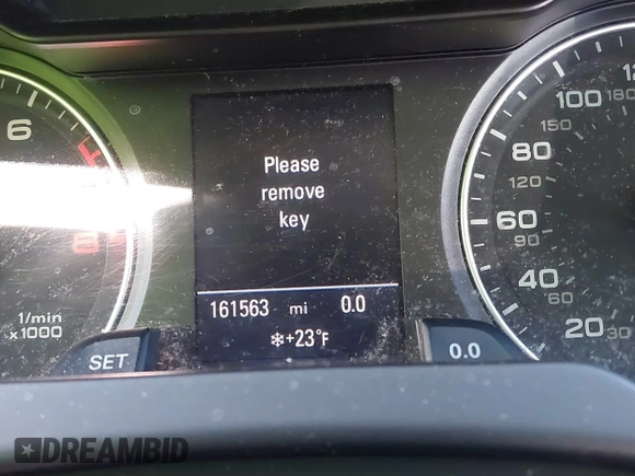 2010 Audi A4 Premium Plus z VIN WAUFFAFLXAN058599, wystawiony jako IAAI lot #41502654 z przebiegiem 161 563 mil mil oraz . Historia ofert i sprzedaży dostępna na DreamBid. Obrazek 7.