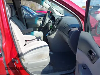 2008 Kia Sedona LX with VIN KNDMB233186262678, listed as a IAAI auction lot 41854128 with 143,829 mi miles. Bid and sale history available at carsss.com. Image 5.