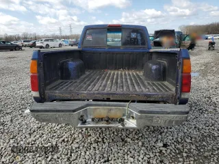 1996 Nissan Frontier XE z VIN 1N6SD11S5TC335953, wystawiony jako Copart lot #49104755 z przebiegiem 216 288 mil mil oraz Szkoda całkowita • Salvage title. Historia ofert i sprzedaży dostępna na DreamBid. Obrazek 6.
