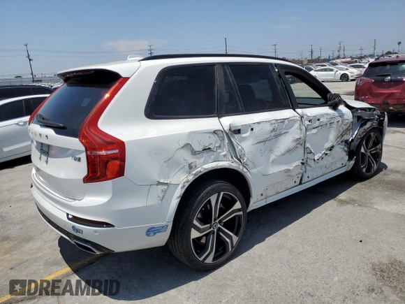 2020 Volvo XC90 R-Design with VIN YV4BR0CMXL1616605, listed as a Copart auction lot 60628505 with 38,417 mi miles and Salvage title. Bid and sale history available at DreamBid. Image 3.