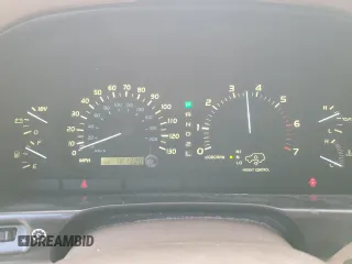 2000 Lexus LX 470 z VIN JT6HT00W8Y0126253, wystawiony jako Copart lot #49400665 z przebiegiem 181 328 mil mil oraz Szkody całkowita. Historia ofert i sprzedaży dostępna na DreamBid. Obrazek 9.