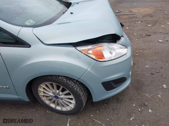 2013 Ford C-Max Hybrid SE with VIN 1FADP5AU6DL502940, listed as a IAAI auction lot 41918326 with 92,263 mi miles. Bid and sale history available at carsss.com. Image 6.