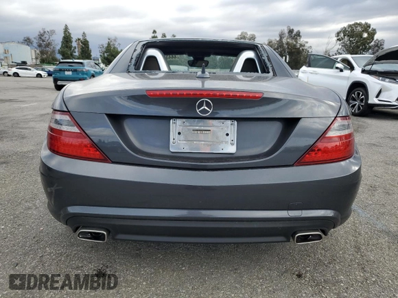 2012 Mercedes-Benz SLK 350 z VIN WDDPK5HA9CF024663, wystawiony jako Copart lot #44438745 z przebiegiem 118 331 mil mil oraz Szkoda całkowita • Salvage title. Historia ofert i sprzedaży dostępna na DreamBid. Obrazek 6.