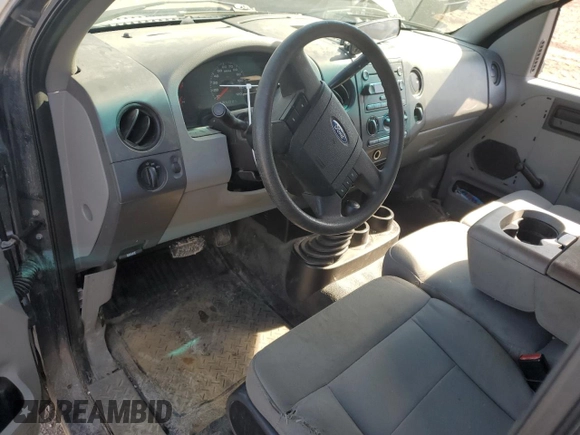 2004 Ford F-150 XL with VIN 1FTRF14W44NC23841, listed as a Copart auction lot 43536725 with 189,783 mi miles and Salvage title. Bid and sale history available at DreamBid. Image 8.