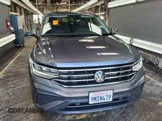 2024 Volkswagen Tiguan SE with VIN 3VV3B7AX5RM107598, listed as a IAAI auction lot 42796418 with 25,762 mi miles and . Bid and sale history available at DreamBid. Image 36.