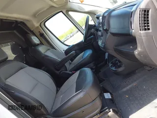 2021 Ram ProMaster Cargo z VIN 3C6LRVVG4ME529686, wystawiony jako IAAI lot #42216599 z przebiegiem 74 985 mil mil oraz . Historia ofert i sprzedaży dostępna na DreamBid. Obrazek 5.