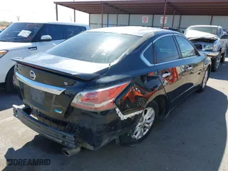 2014 Nissan Altima 2.5 S with VIN 1N4AL3AP3EC281716, listed as a IAAI auction lot 40462012 with 110,851 mi miles. Bid and sale history available at carsss.com. Image 4.