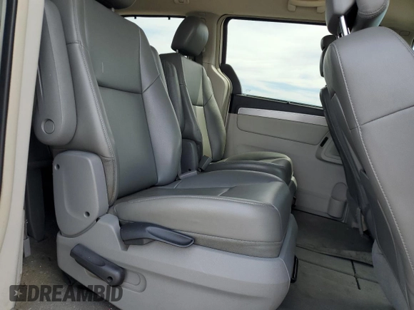 2011 Volkswagen Routan SE with VIN 2V4RW3DG5BR717538, listed as a Copart auction lot 50274824 with 174,033 mi miles and Clean title. Bid and sale history available at DreamBid. Image 11.