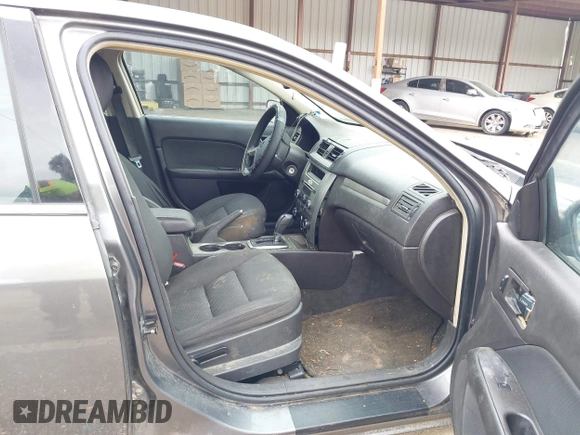 2010 Ford Fusion SE с VIN 3FAHP0HA5AR428603, выставлен на аукционе IAAI как лот 42055330 с пробегом 178 407 миль миль и . История ставок и продаж доступна на DreamBid. Изображение 5.