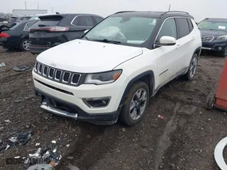 2018 Jeep Compass Limited with VIN 3C4NJDCB6JT113303, listed as a IAAI auction lot 41127866 with 99,345 mi miles. Bid and sale history available at carsss.com. Image 17.