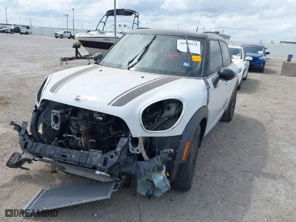 2012 MINI Cooper Countryman S with VIN WMWZC3C57CWL87877, listed as a IAAI auction lot 41909121 with NaN miles. Bid and sale history available at carsss.com. Image 6.