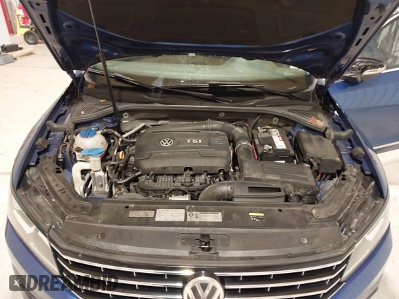 2017 Volkswagen Passat S z VIN 1VWAT7A38HC013602, wystawiony jako IAAI lot #41218616 z przebiegiem 77 497 mil mil oraz . Historia ofert i sprzedaży dostępna na DreamBid. Obrazek 10.