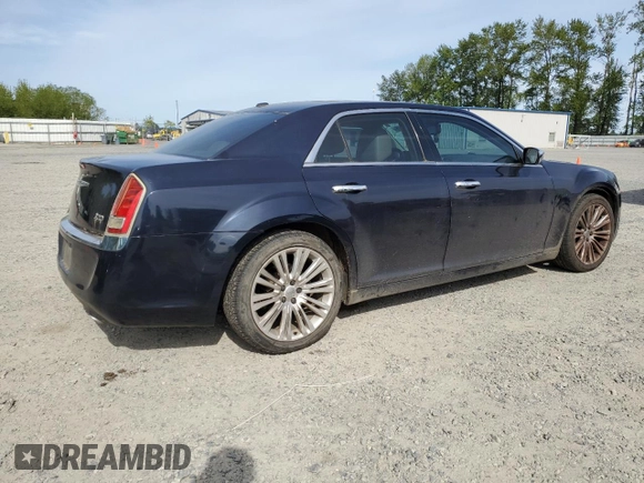 2011 Chrysler 300 Limited z VIN 2C3CA5CGXBH537378, wystawiony jako Copart lot #56674725 z przebiegiem 187 571 mil mil oraz Czysty tytuł • Clean title. Historia ofert i sprzedaży dostępna na DreamBid. Obrazek 3.