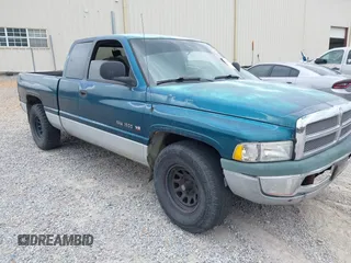 1999 Dodge 1500 z VIN 3B7HC12Y6XG101181, wystawiony jako IAAI lot #42329765 z przebiegiem 175 669 mil mil oraz . Historia ofert i sprzedaży dostępna na DreamBid. Obrazek 1.