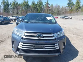 2018 Toyota Highlander LE с VIN 5TDBZRFH9JS837716, выставлен на аукционе IAAI как лот 42075645 с пробегом 36 893 миль миль и . История ставок и продаж доступна на DreamBid. Изображение 13.