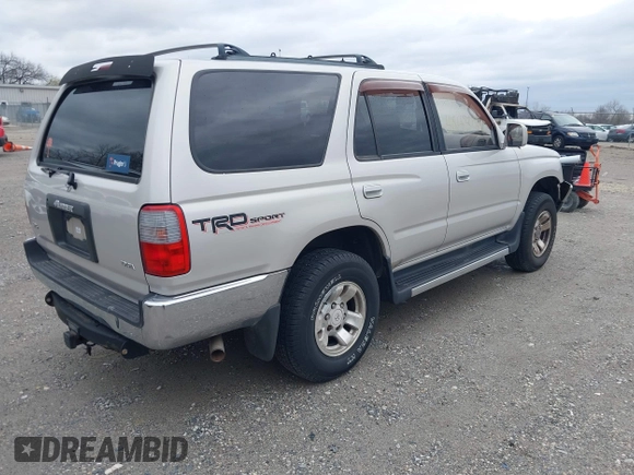 1998 Toyota 4Runner SR5 z VIN JT3GN86RXW0059946, wystawiony jako IAAI lot #41843789 z przebiegiem 293 069 mil mil oraz . Historia ofert i sprzedaży dostępna na DreamBid. Obrazek 4.