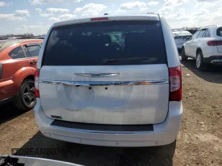 2015 Chrysler Town & Country Touring L z VIN 2C4RC1CG9FR610961, wystawiony jako Copart lot #52719965 z przebiegiem 150 148 mil mil oraz Szkoda całkowita • Salvage title. Historia ofert i sprzedaży dostępna na DreamBid. Obrazek 6.