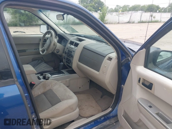 2008 Ford Escape XLT z VIN 1FMCU031X8KB58668, wystawiony jako IAAI lot #42522146 z przebiegiem 244 528 mil mil oraz . Historia ofert i sprzedaży dostępna na DreamBid. Obrazek 5.